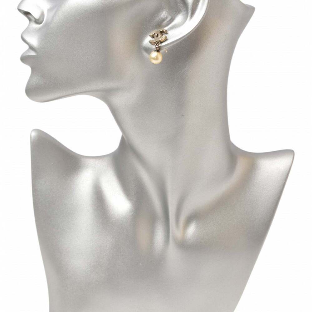 CHANEL Authentic Gold Pearl Logo Earrings - Picture 5 of 6